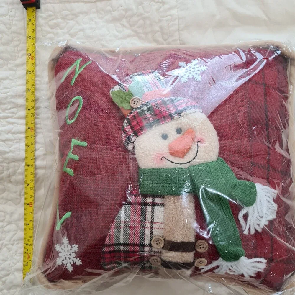 Snowman Christmas Holiday Pillow with Plaid Accents, 12 x12, NWT